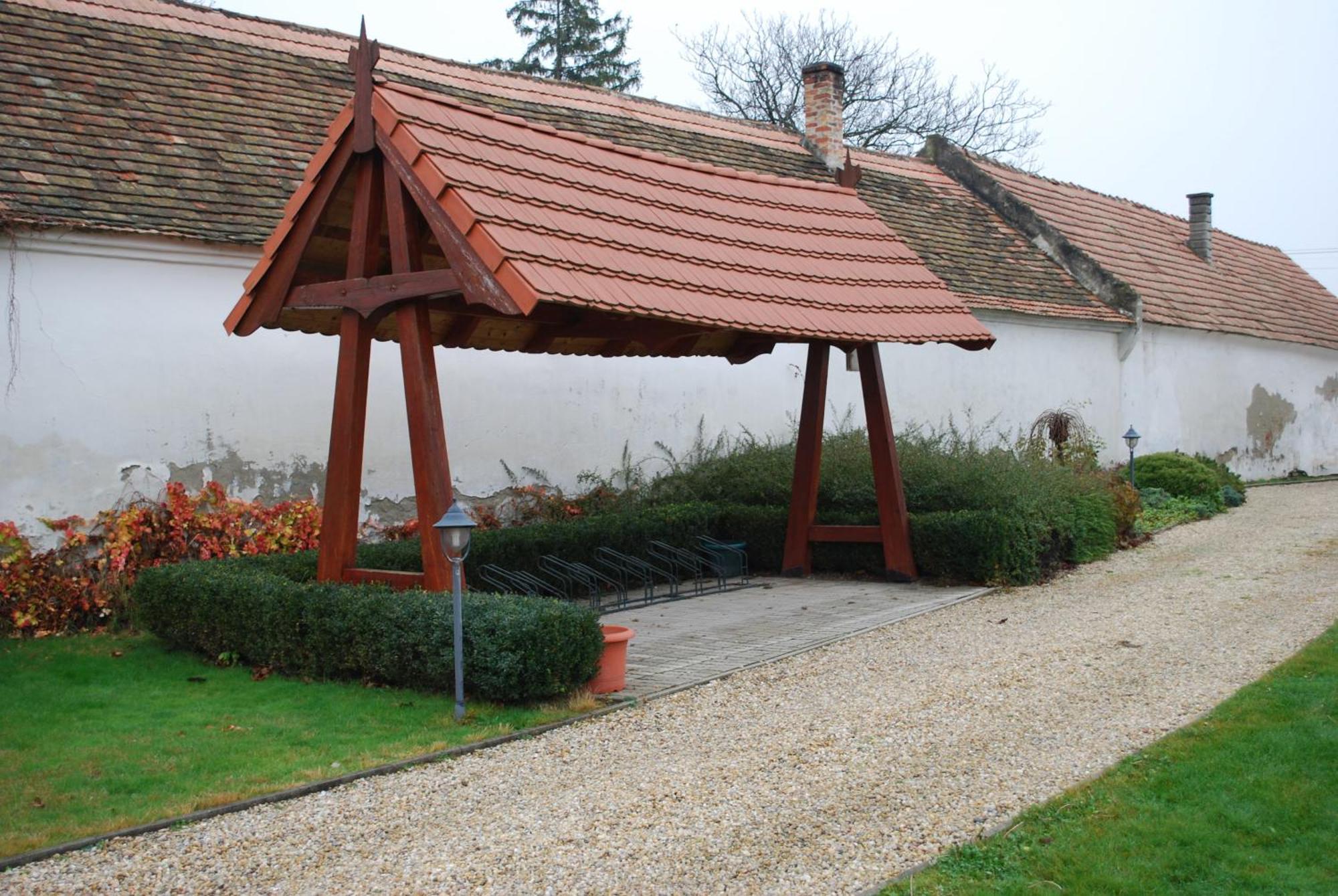 Rozalia Vendeghaz Villa Sarrod Dış mekan fotoğraf